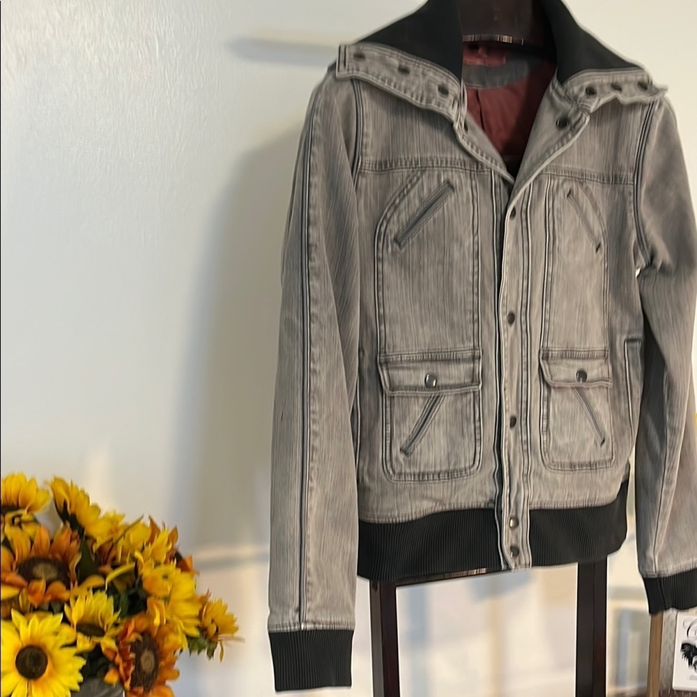 Stylish Gray Bomber Jacket for Men - Picture 2 of 11